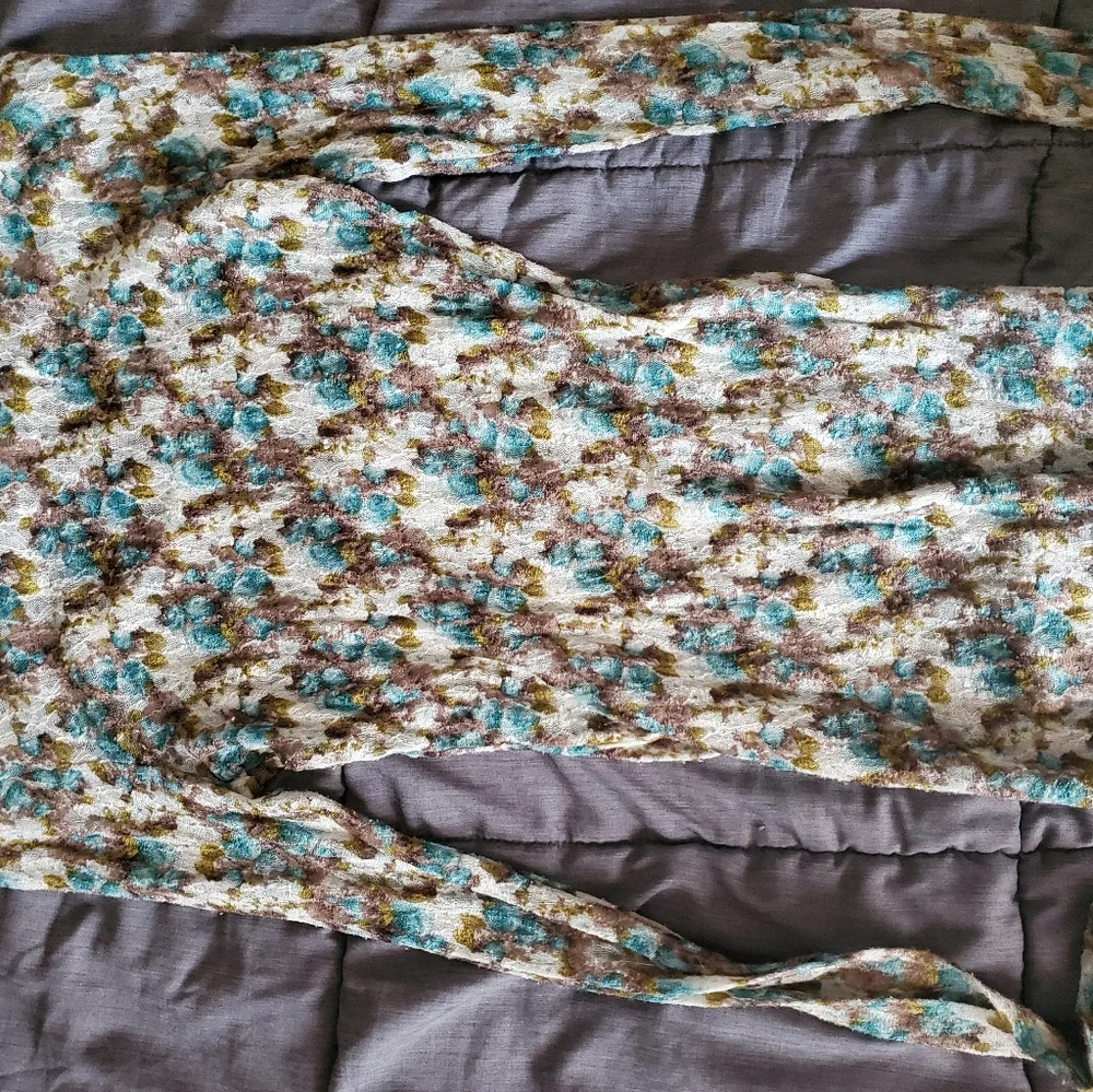 BKE pretty lace long sleeve floral top size s/m - Picture 3 of 4
